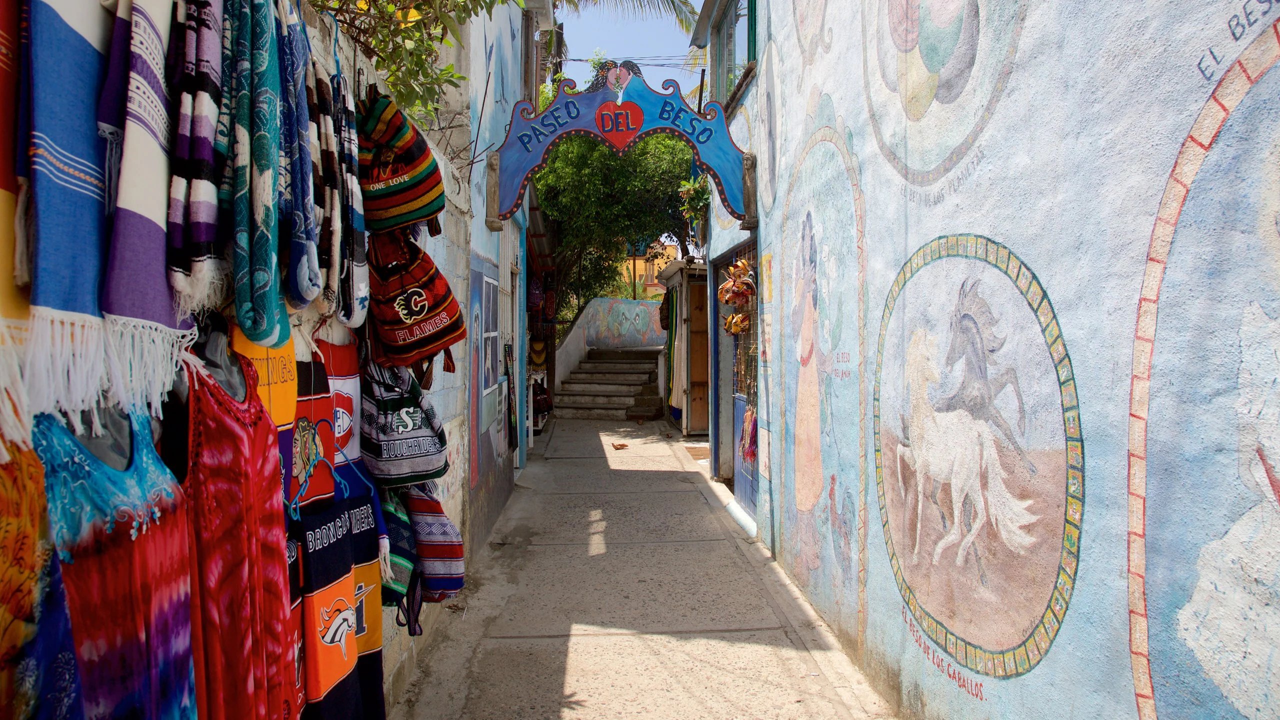 Stroll the Bucerías Art Walk