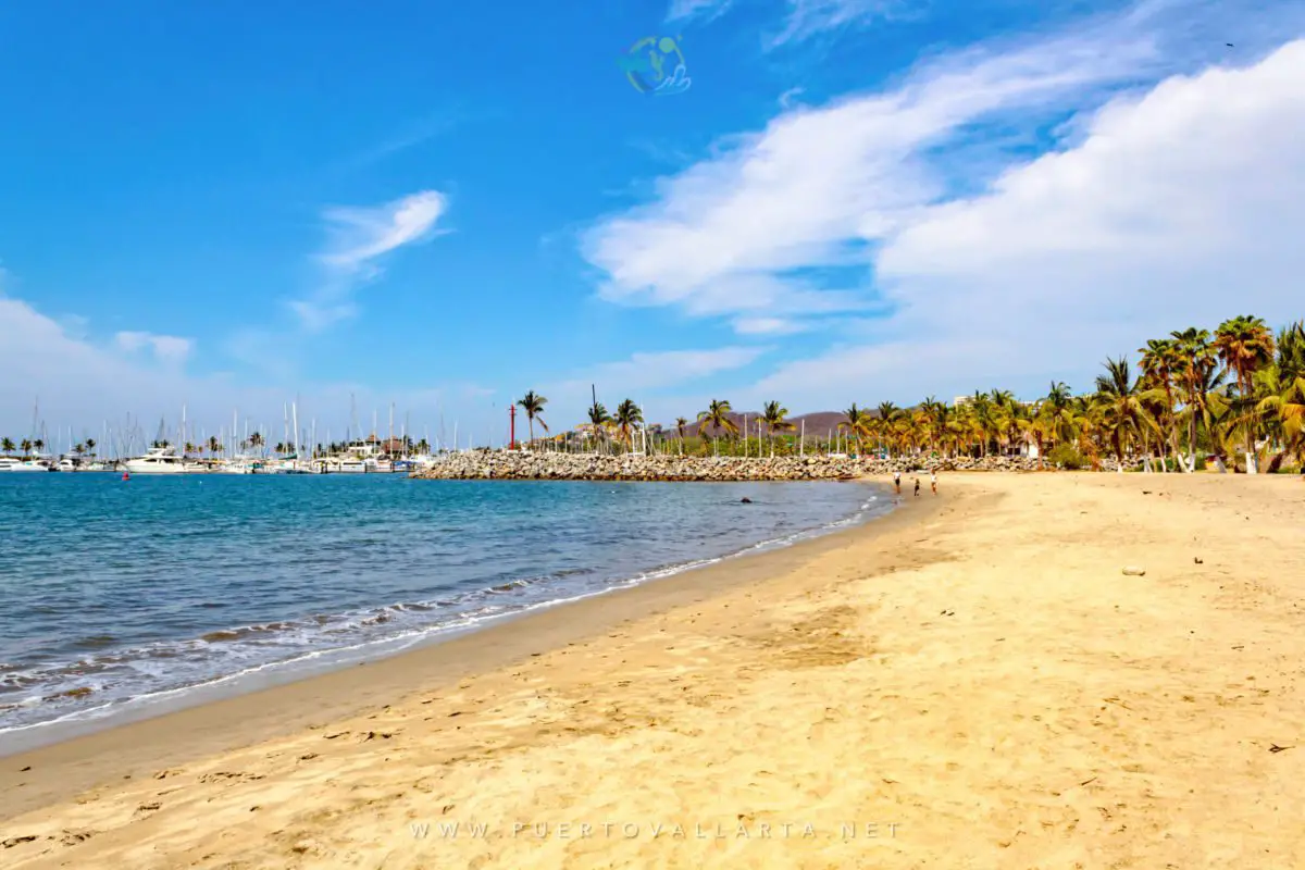 La Cruz de Huanacaxtle Beach